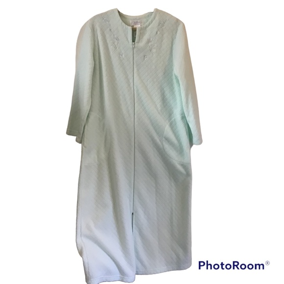 Collette by Miss Elaine Long Light Green Zip Robe Size M Quilted Pattern Pockets - Picture 1 of 9